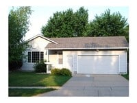 Building Photo - 4 BEDROOM, 2 BATH HOME IN EAST SIOUX FALLS! DOUBLE ATTACHED GARAGE! FENCED IN BACKYARD!