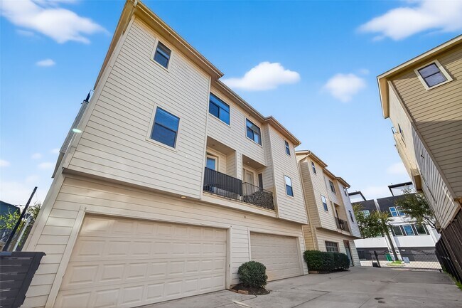 Building Photo - 2318 Emancipation Ave