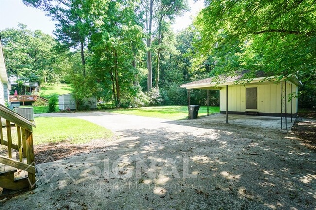 Building Photo - 1209 Lynn Acres Dr