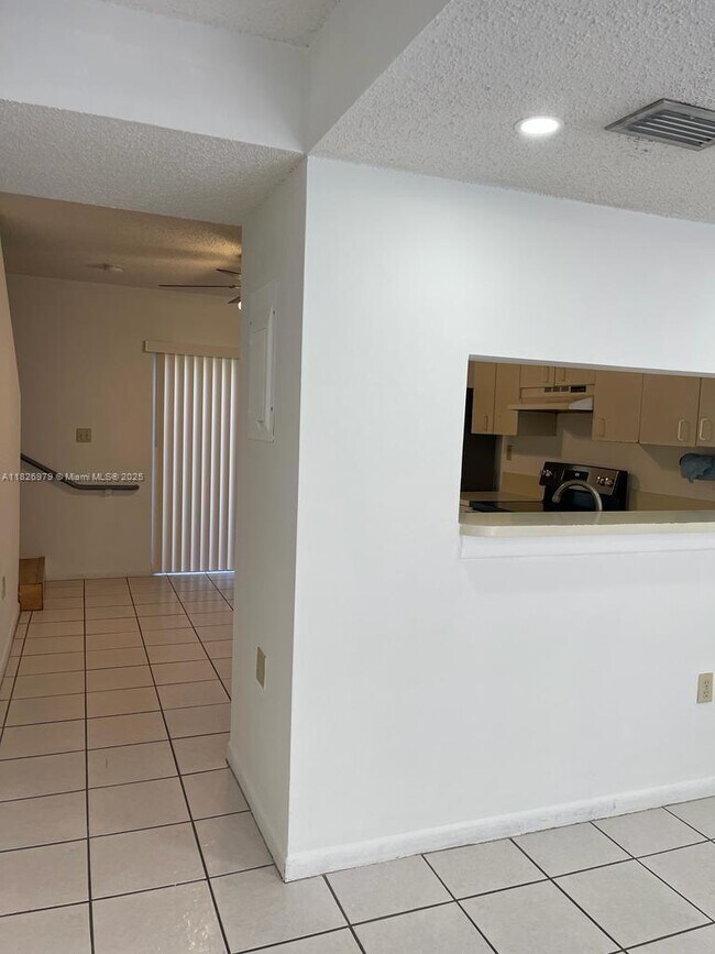 Building Photo - 8270 SW 149th Ct