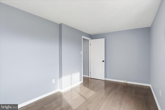 Building Photo - 8418 White Feather Ct