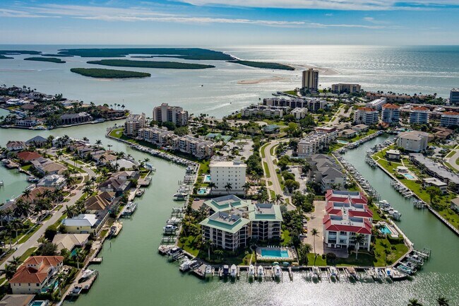Building Photo - Tropical isle