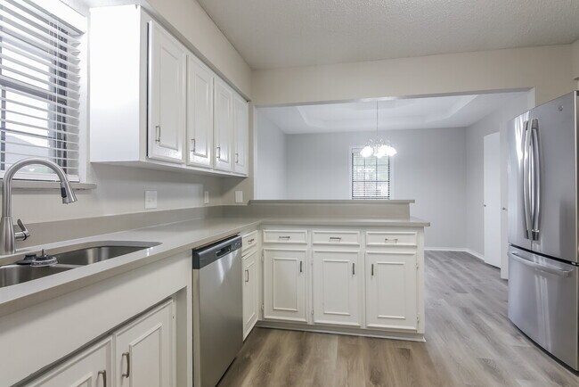 Building Photo - 436 Northwood Trail