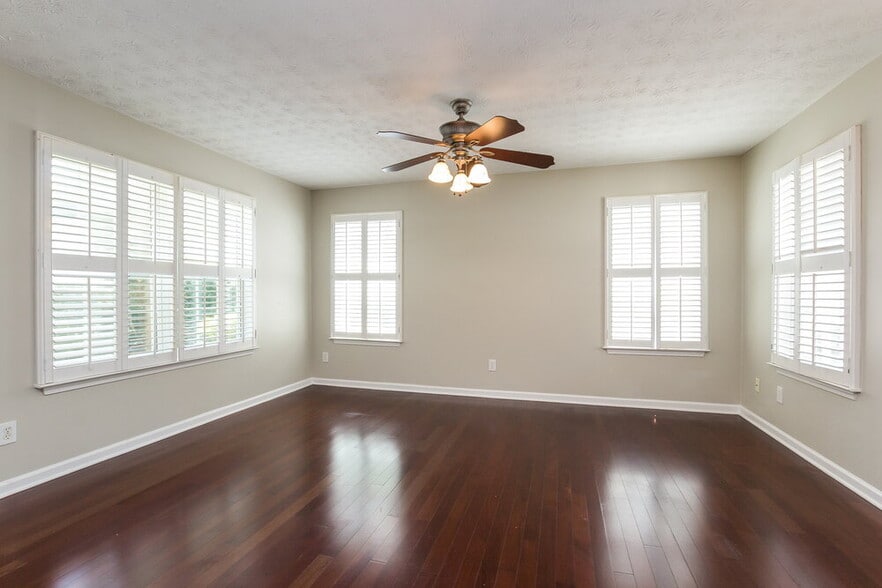 Building Photo - 568 Windcroft Cir NW