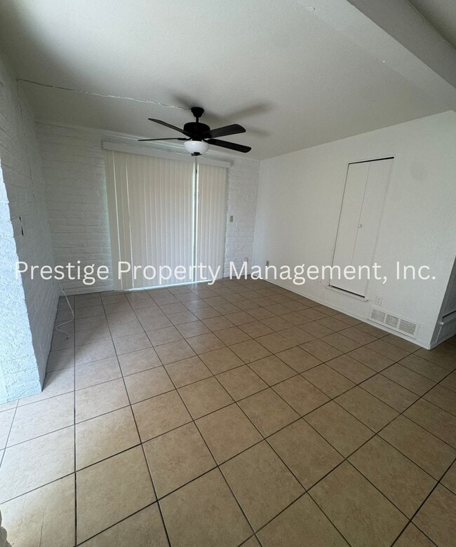 Building Photo - 2115-2117 N Bell Ave