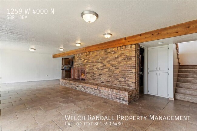 Building Photo - 1259 4000 N St