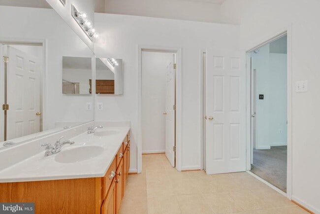 Building Photo - 7025 Water Oak Rd