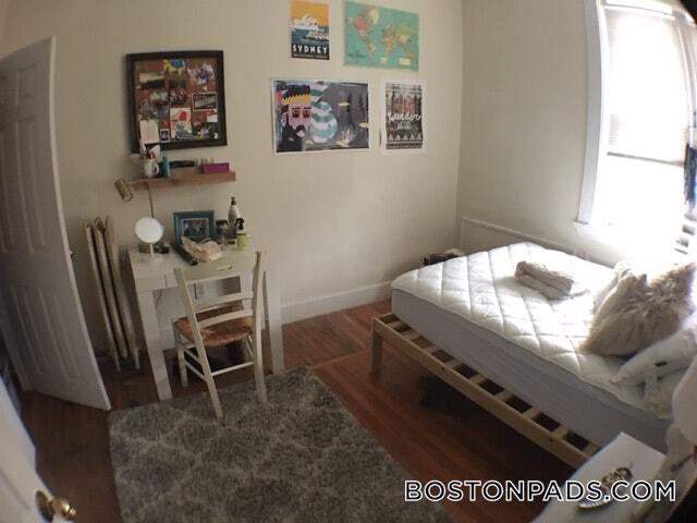 Building Photo - 318 St Paul St