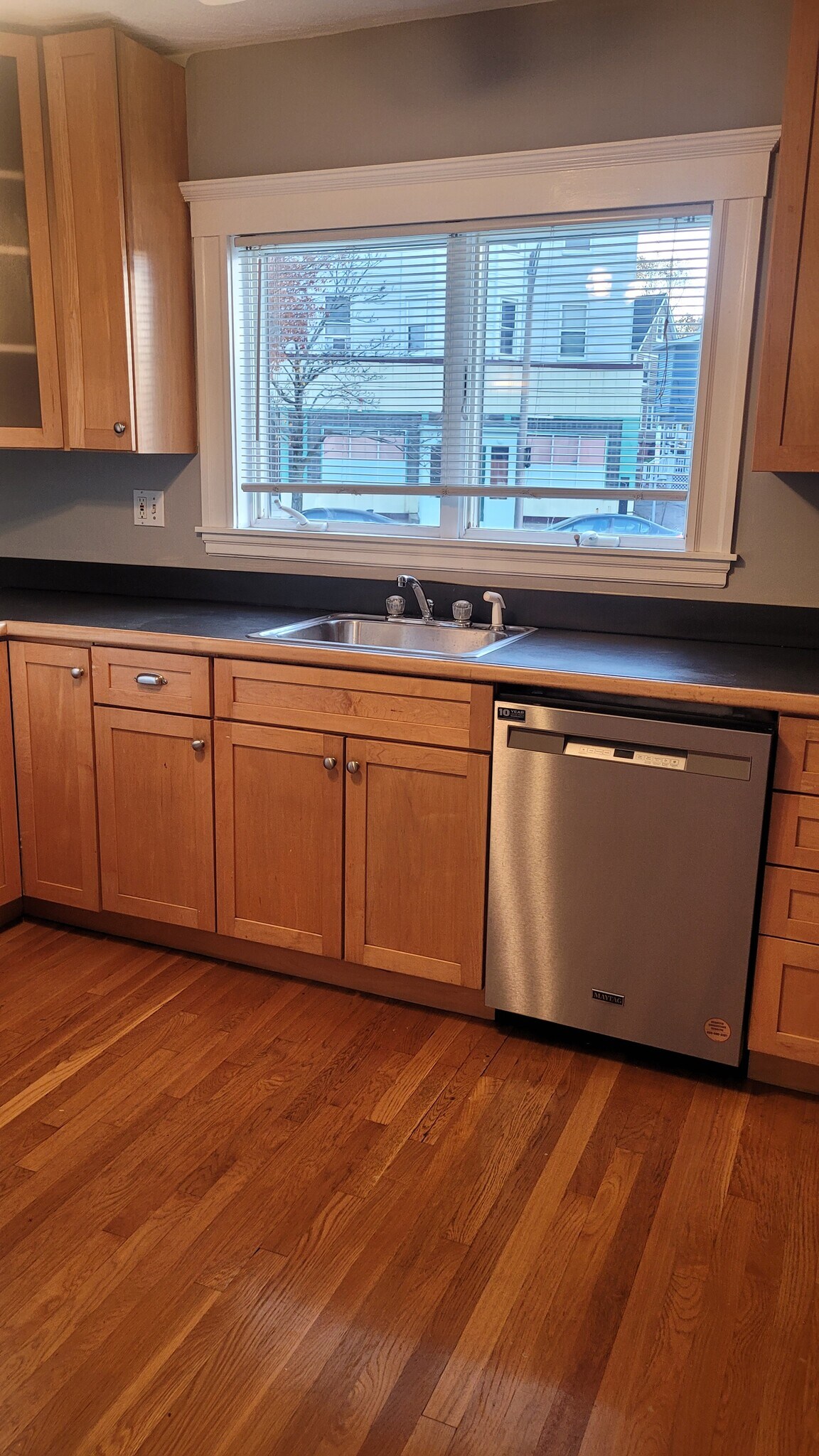 Dishwasher - 881 Broadway