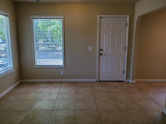 Building Photo - 66 W Oakland Ave