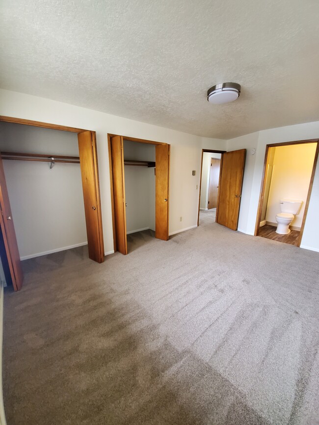 Primary Photo - 250 Beach Pl