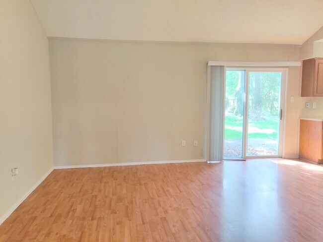 Building Photo - 1914 Seakale Ln