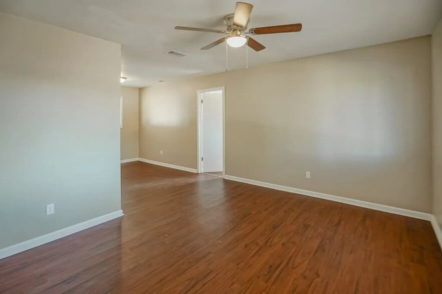 Building Photo - 5174 Morris Ave