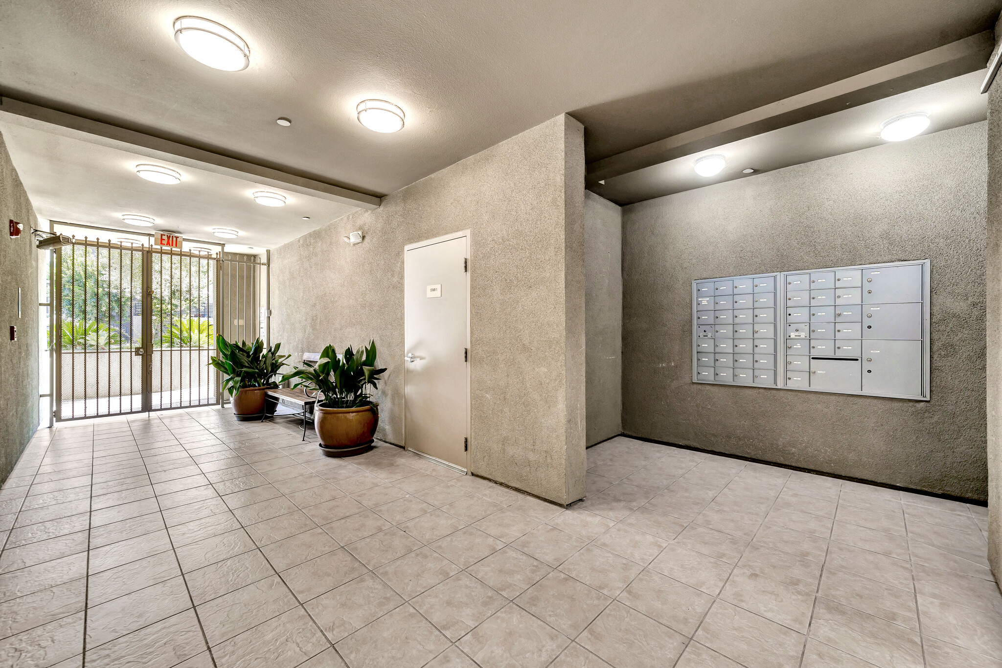 Building Photo - 7551 Jordan Ave