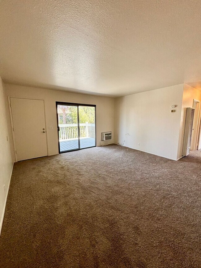 Building Photo - 1466 Granite Hills Dr