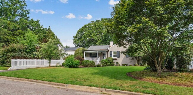 Building Photo - Charming Raleigh Retreat: 4-Bedroom Haven ...