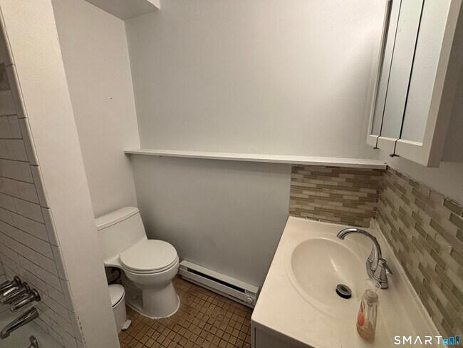 Building Photo - 12 N Taylor Ave