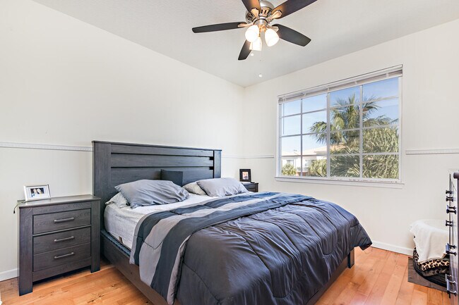 Building Photo - 5308 Myrtlewood Cir E