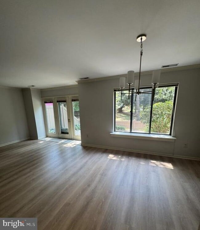 Building Photo - 74 Highgate Ln