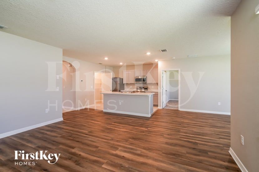 Building Photo - 2741 Grand Central Ave