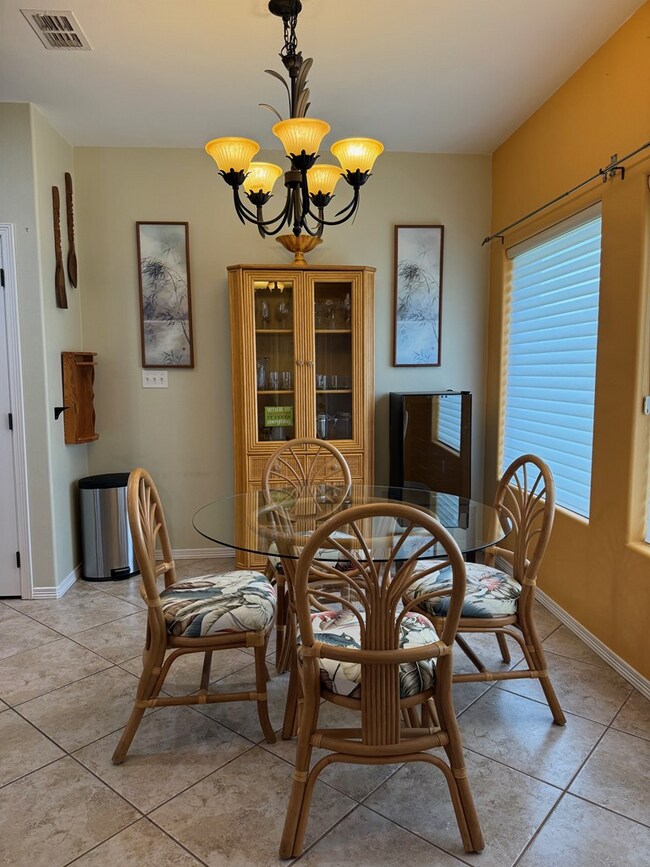 Building Photo - 5 Augusta Ct