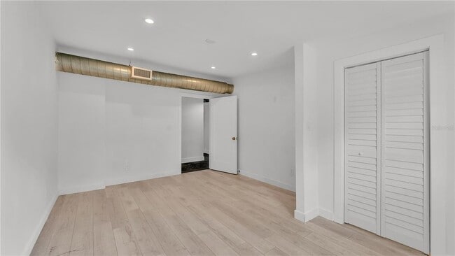 Building Photo - 2128 Sycamore Dr