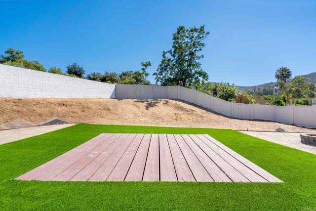 Building Photo - 9086 Los Coches Rd
