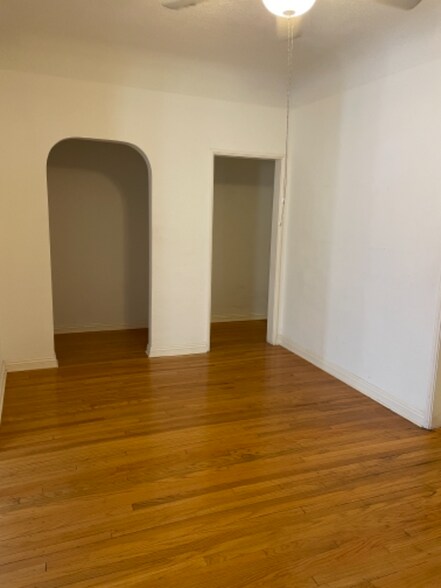 Building Photo - 1547 S Wooster St