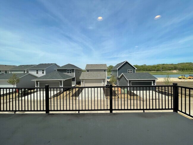 Building Photo - 2125 Spring Dreams Ln