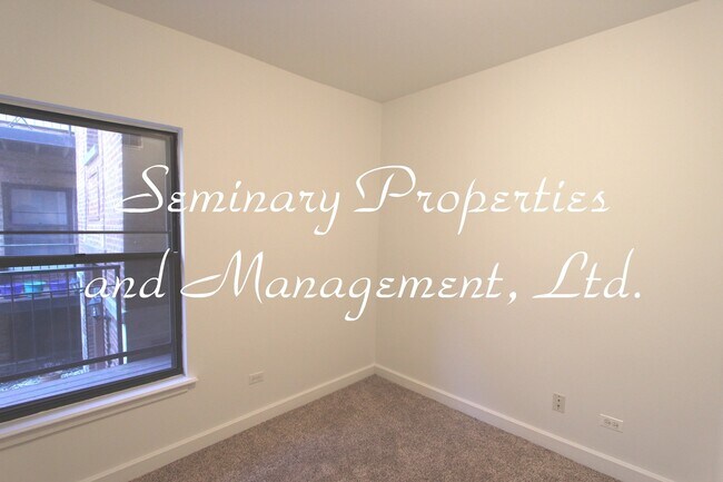 Interior Photo - 921-27 W Sunnyside