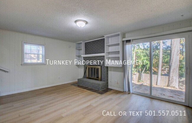 Building Photo - 2511 Montreal Dr