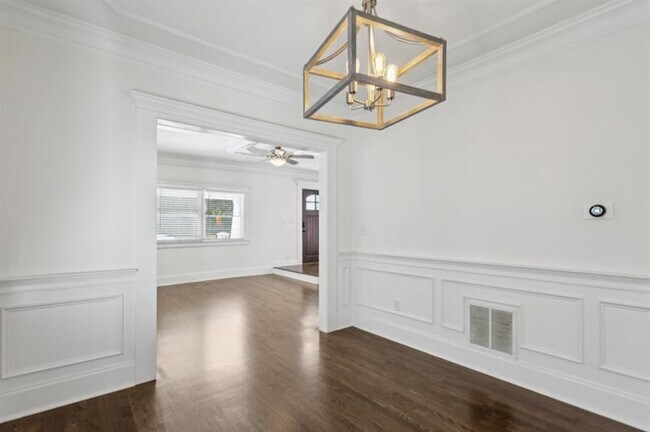 Building Photo - 546 Highland Ave NE