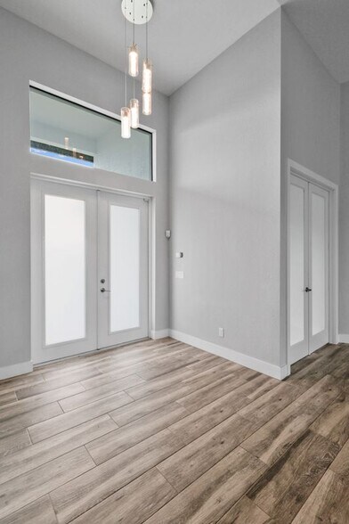 Building Photo - 3106 SW 22nd Ave