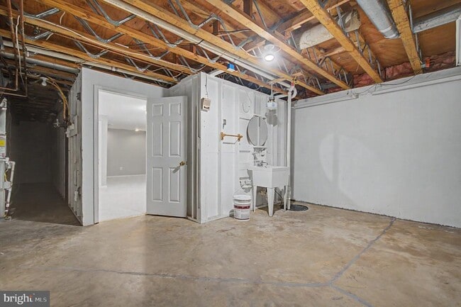 Building Photo - 2615 Point Lookout Cove
