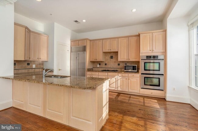 Building Photo - 720 Carpenter Rd