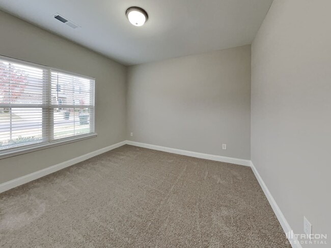 Building Photo - 1521 Holton Rd