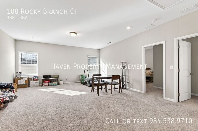 Building Photo - 108 Rocky Br Ct