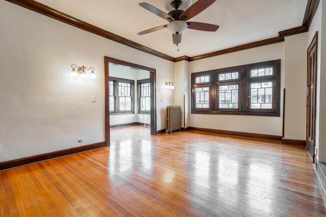 Building Photo - 711 E 33rd St