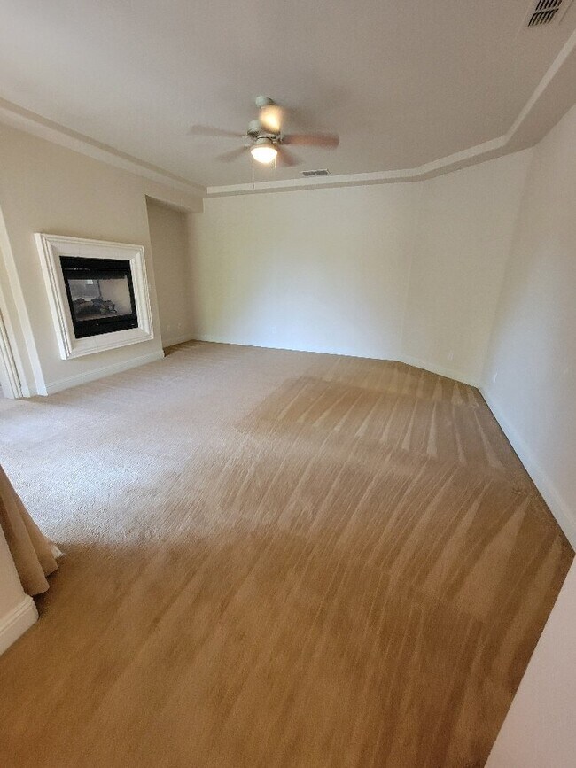Building Photo - Beautiful 5 bedroom home in Empire Ranch