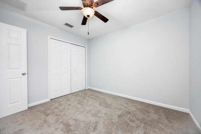 Building Photo - 76690 Timbercreek Blvd