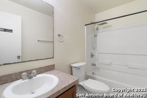 Building Photo - 203 Shadbush St