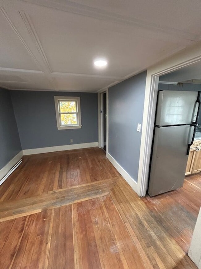 Building Photo - 35 Bath Rd