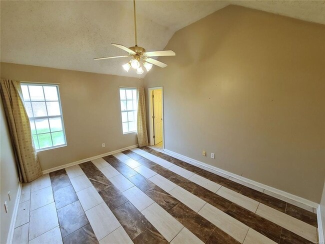 Building Photo - AVAILABLE 08/15/2026 in Millbrook!