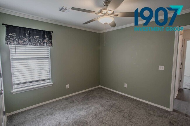 Building Photo - 3017 SW 92nd St