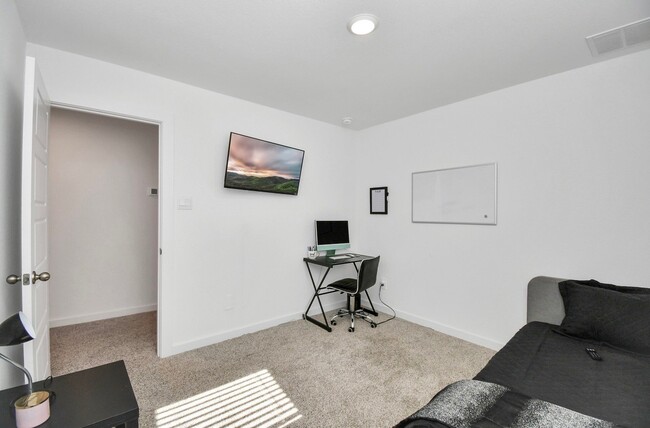 Building Photo - 10411 Pelham Cres Ct