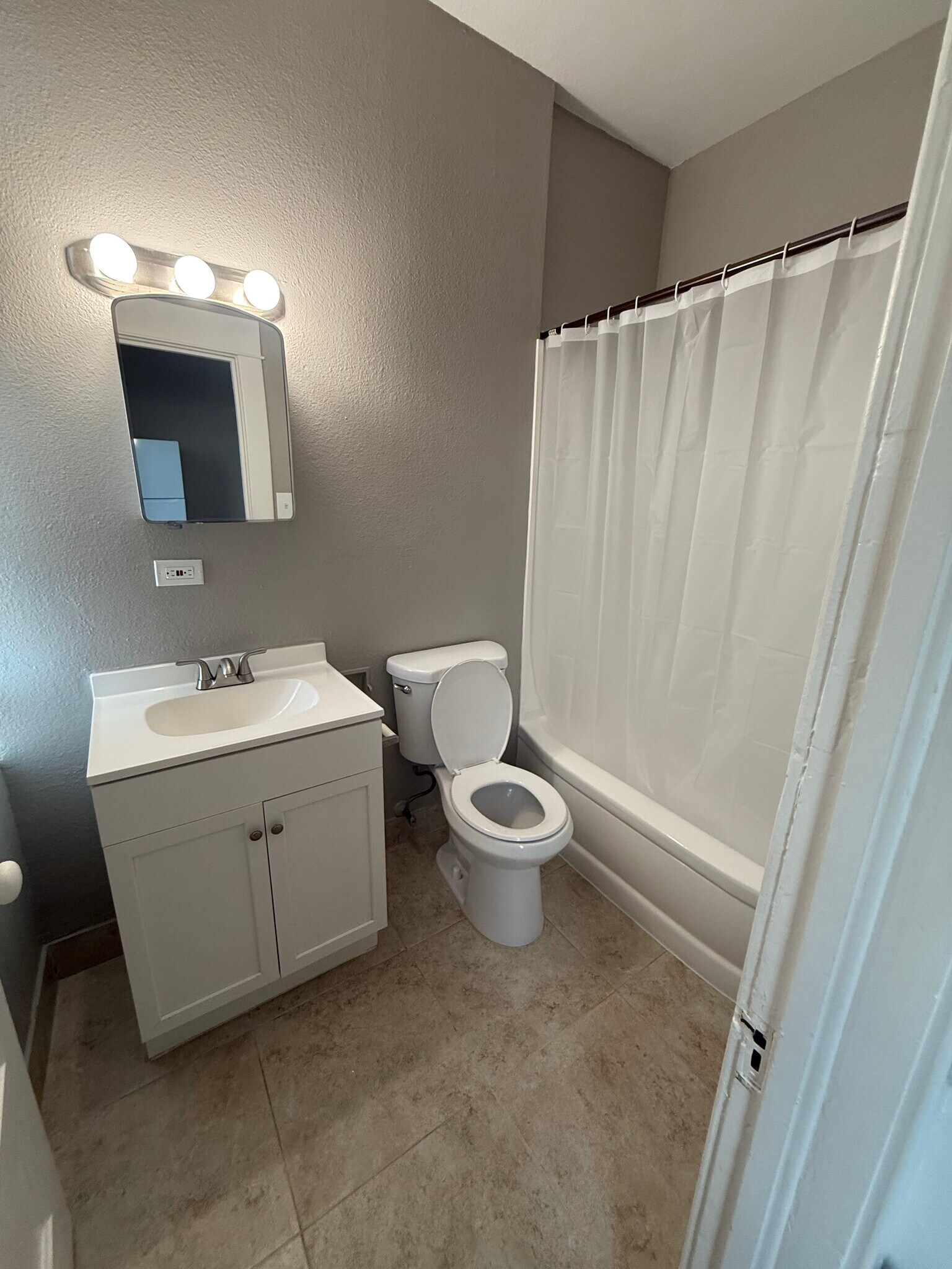 Bathroom 1 - 1712 Oneil Ave