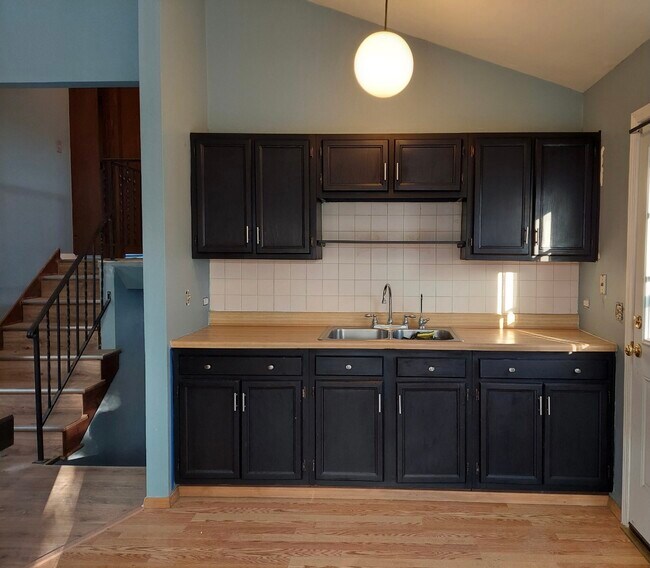 Building Photo - 625 Morningside Dr