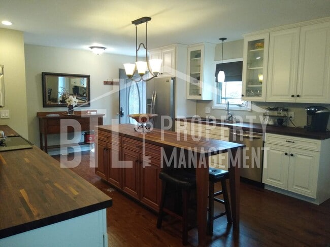 Building Photo - Furnished Kimberling City Duplex! ALL UTIL...