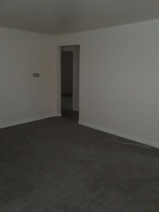 Building Photo - Cozy 2 bedroom single family home!!