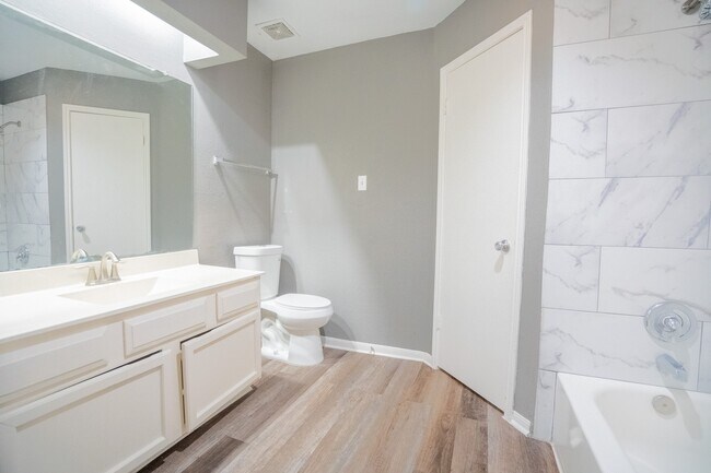 Building Photo - 22819 Carter Gate Dr